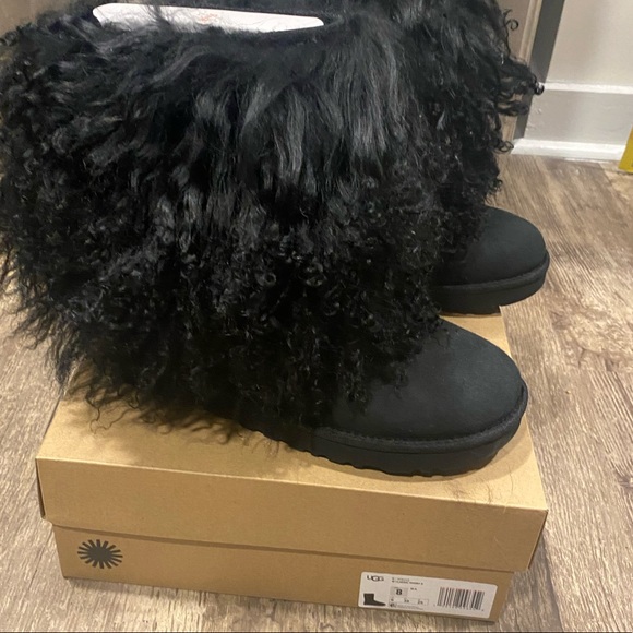 Mongolian fur Ugg’s - Picture 2 of 3